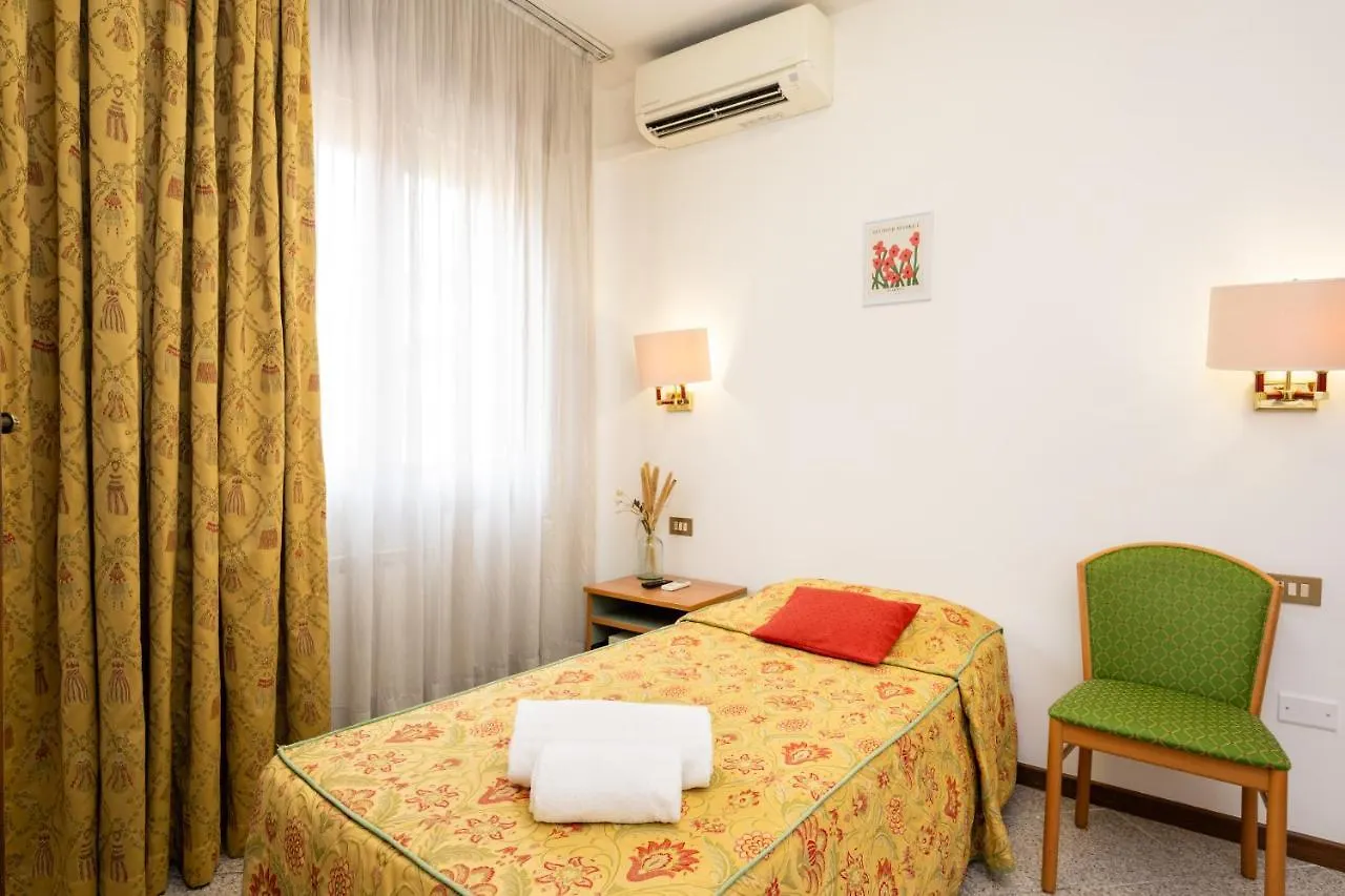 מסטרה Camelia Rooms Venice Guesthouse 0*,  איטליה