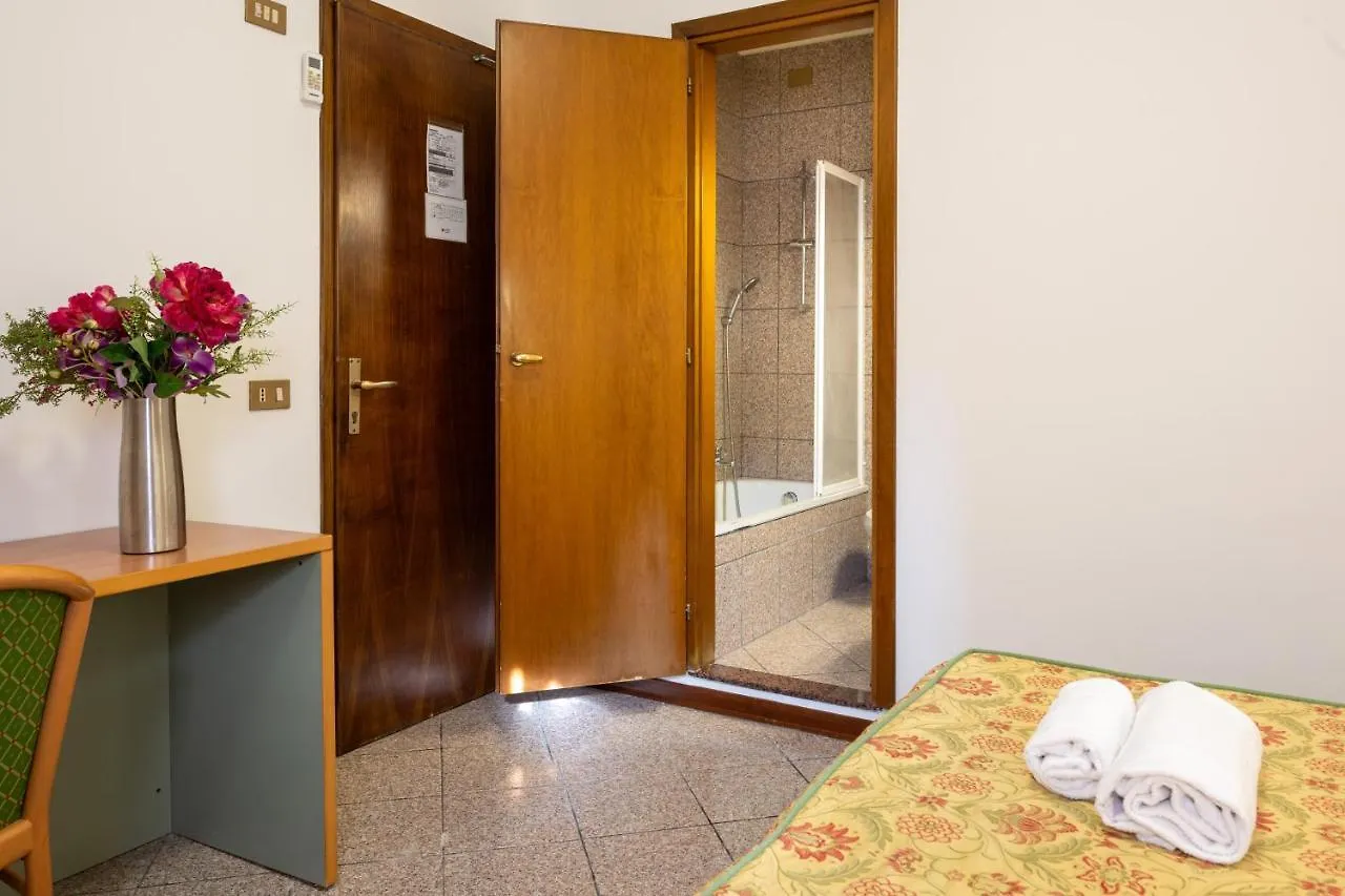 Camelia Rooms Venice Guesthouse Mestre Guest house