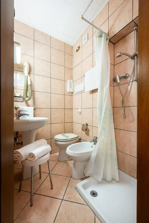 Camelia Rooms Venice Guesthouse Mestre Itália
